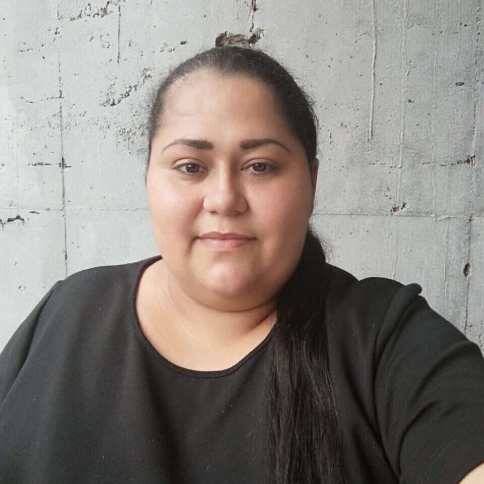 ANGELA VELOZ ANGELA VELOZ